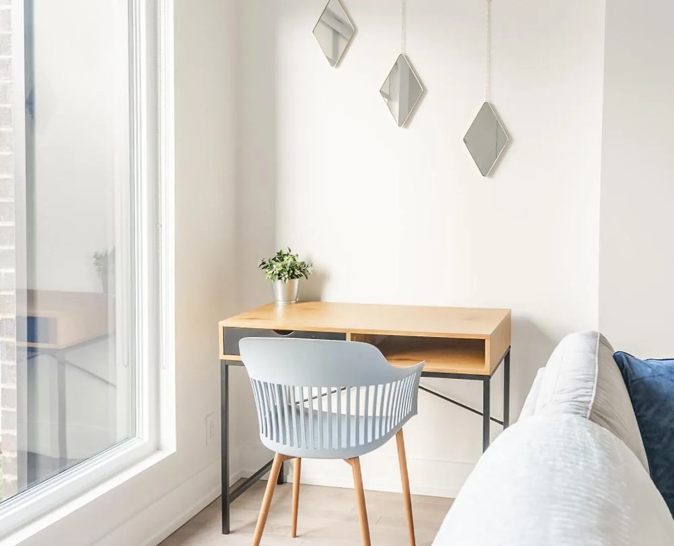 Beautiful Modern Apartment Unit In High Park North Toronto 0*,  Canada