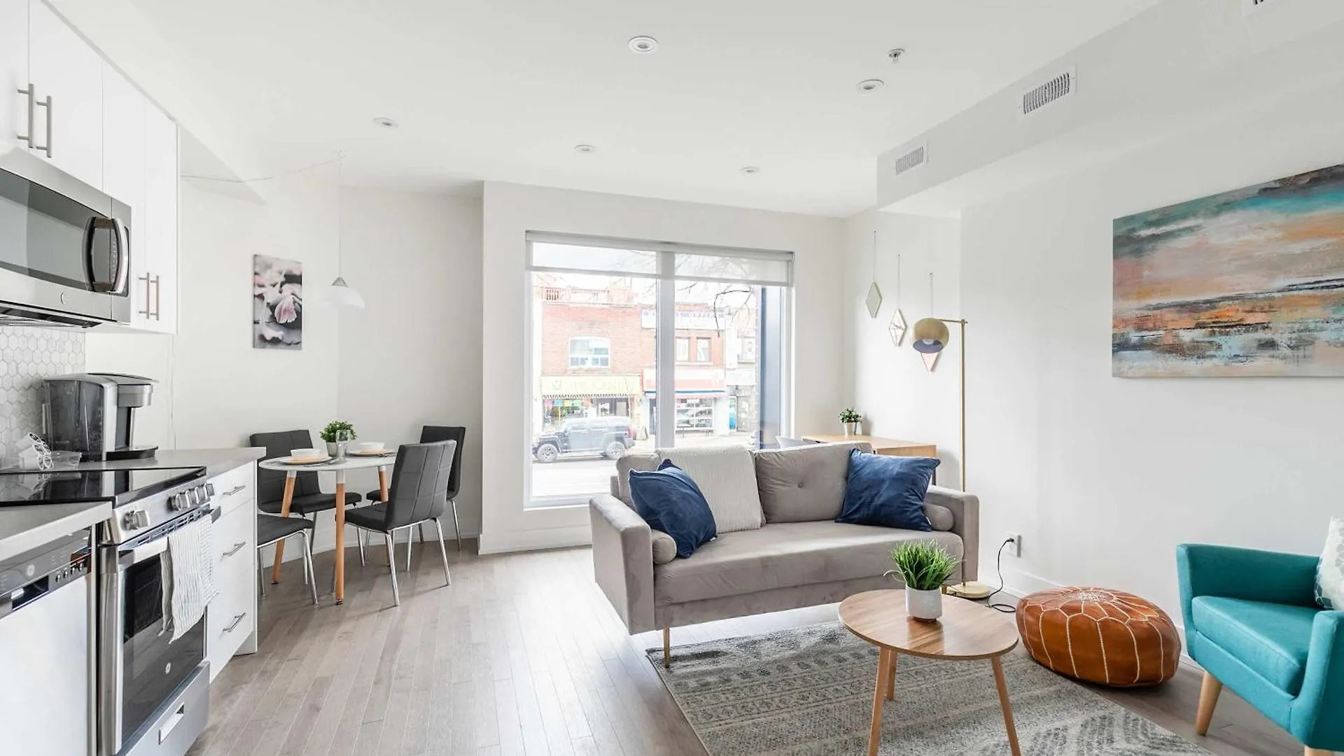 Beautiful Modern Apartment Unit In High Park North Toronto