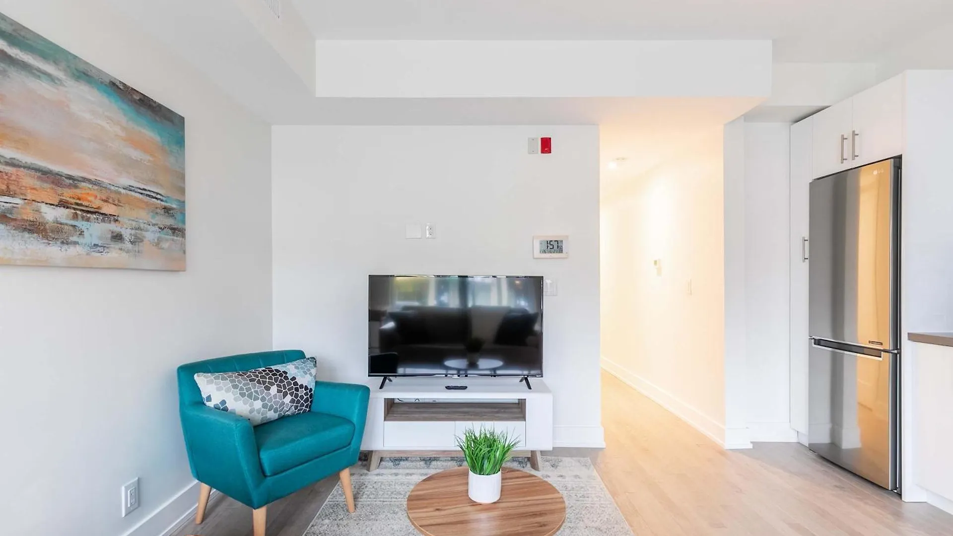 Beautiful Modern Apartment Unit In High Park North Toronto
